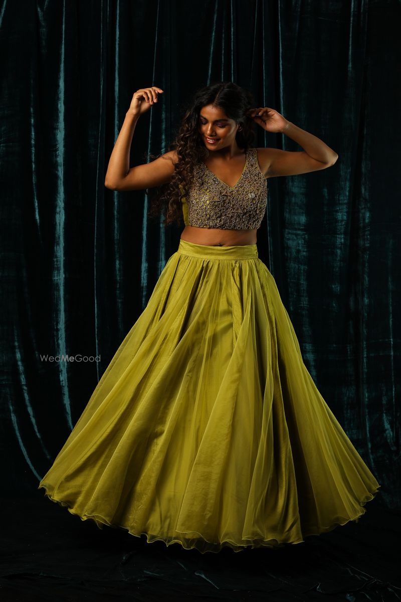 Green skirt and yellow top online